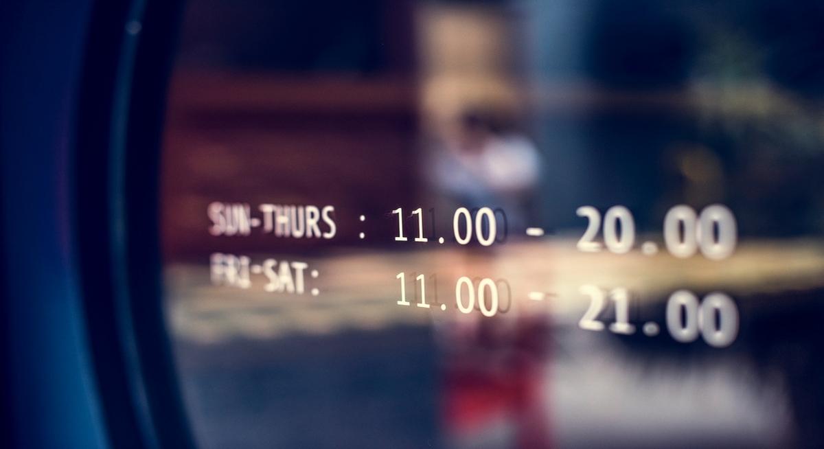 Keeping Customers Informed: Displaying Opening Hours