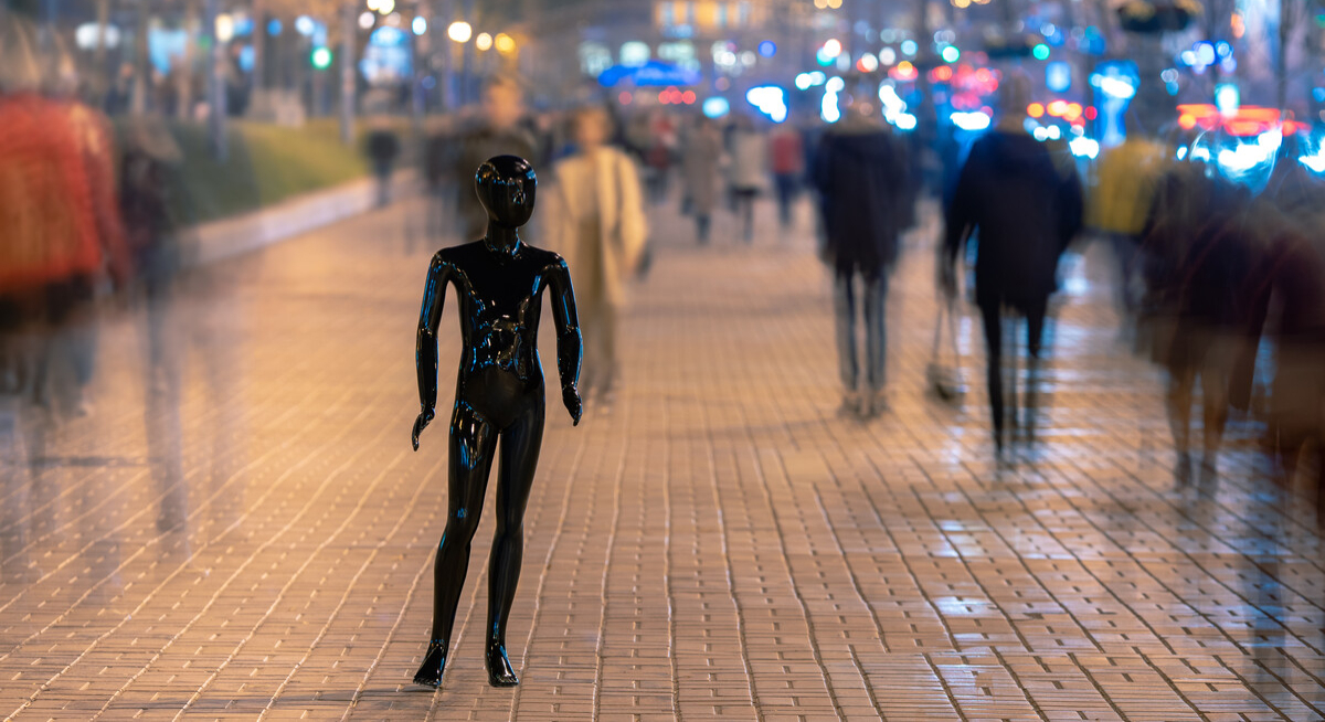 Shaping Public Perception: Managing Your Online Image